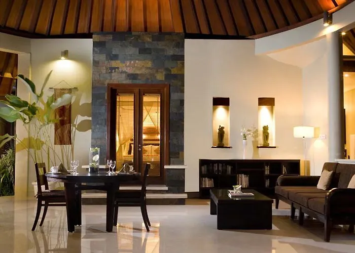The Kunja Hotel 5*