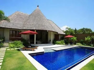 Hotel The Kunja 5*