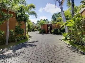 Hotel The Kunja 5*